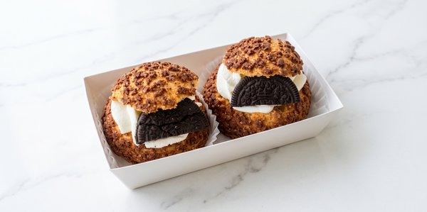 Bignè con crema Oreo